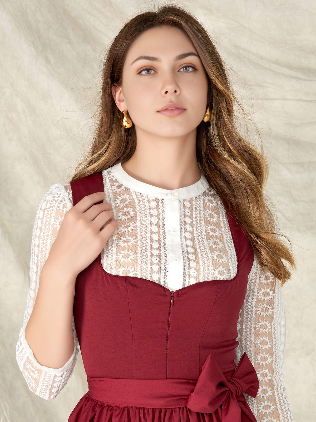 Modernes Dirndl in Schwarz