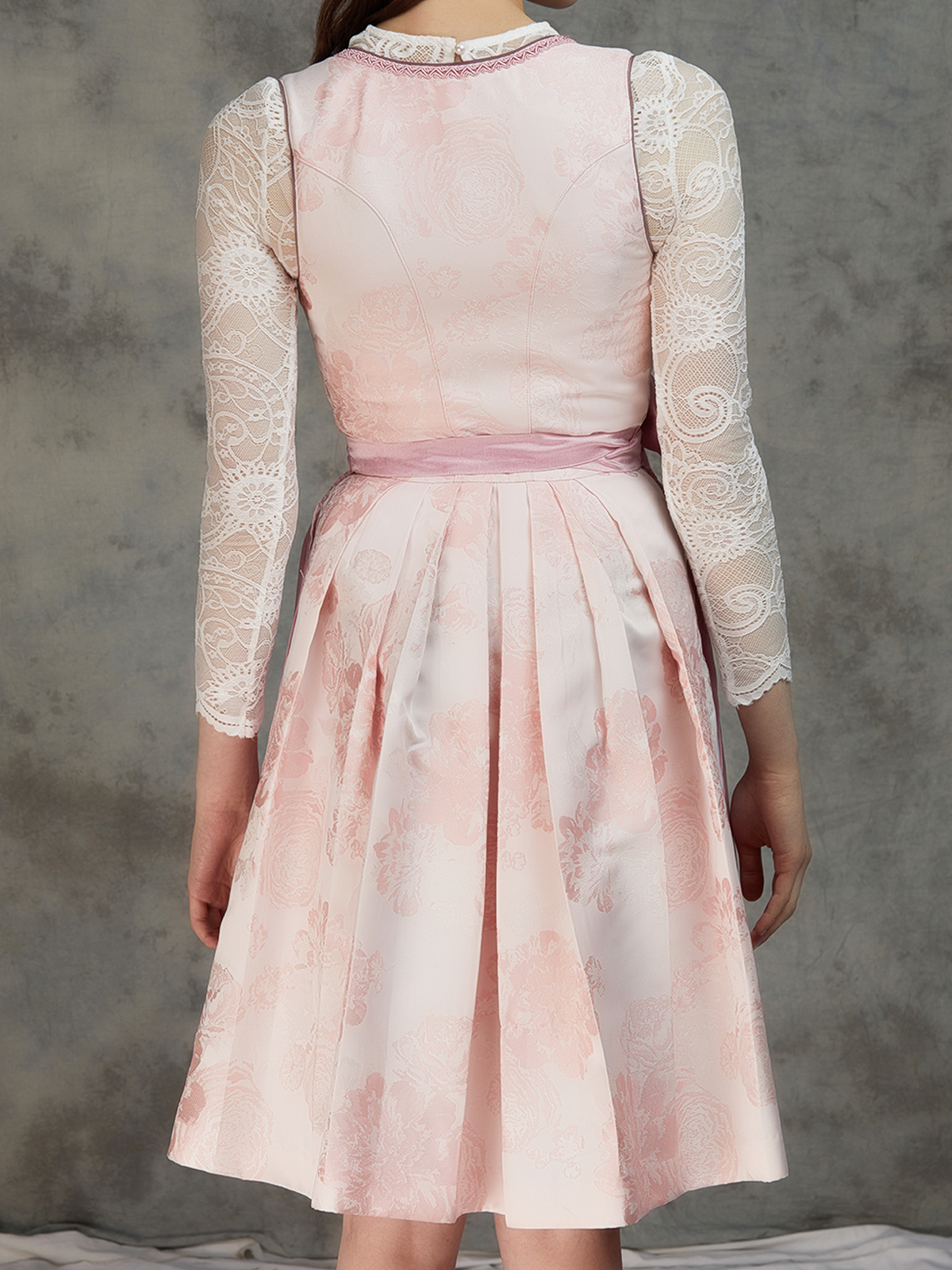 Dirndl Bluse in eleganter Ausführung