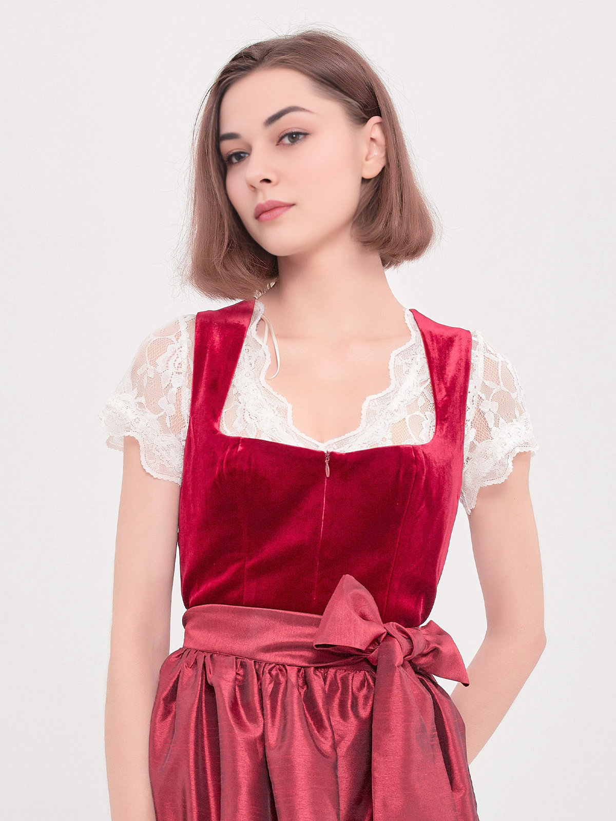 Modernes Dirndl in grün-lila