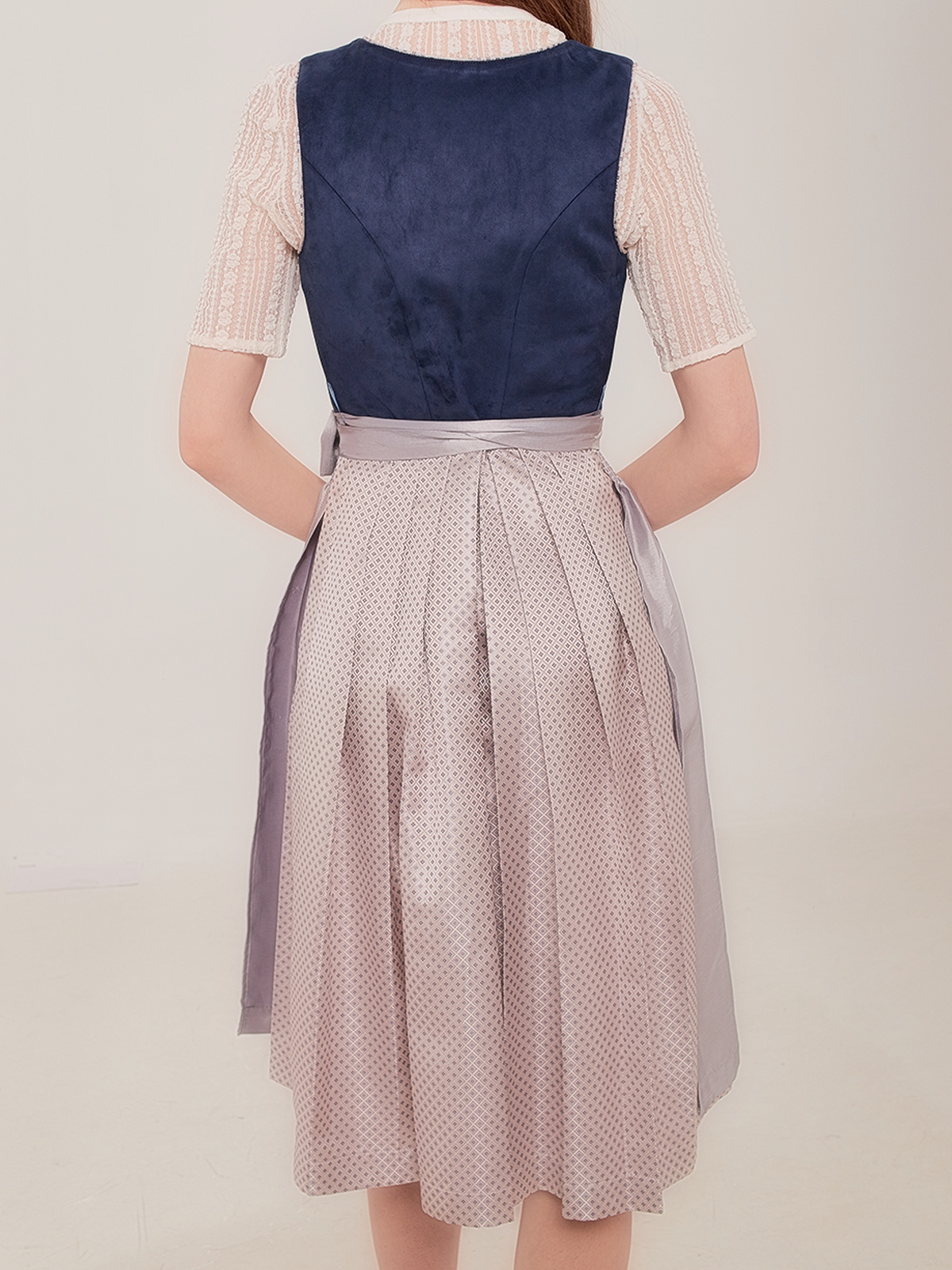 Dirndlbluse mit Spitze in Blau