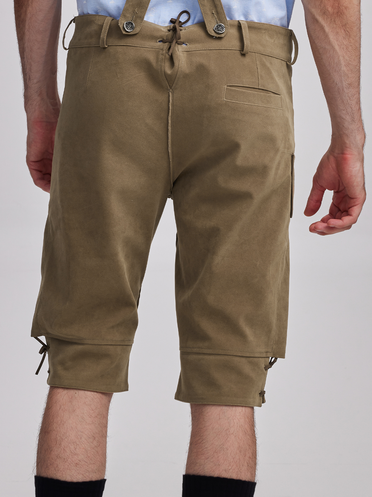 Dirndl in Braun mit Lederhose