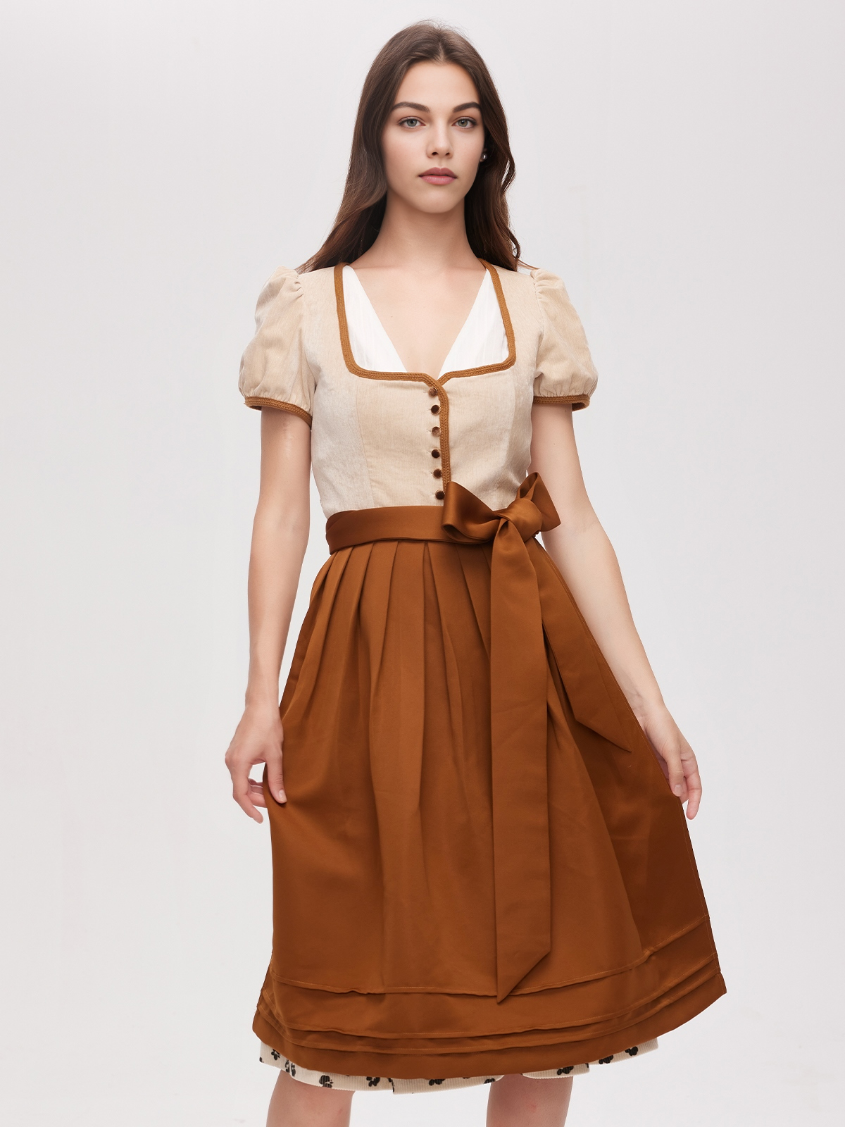 Modernes Dirndl in Braun