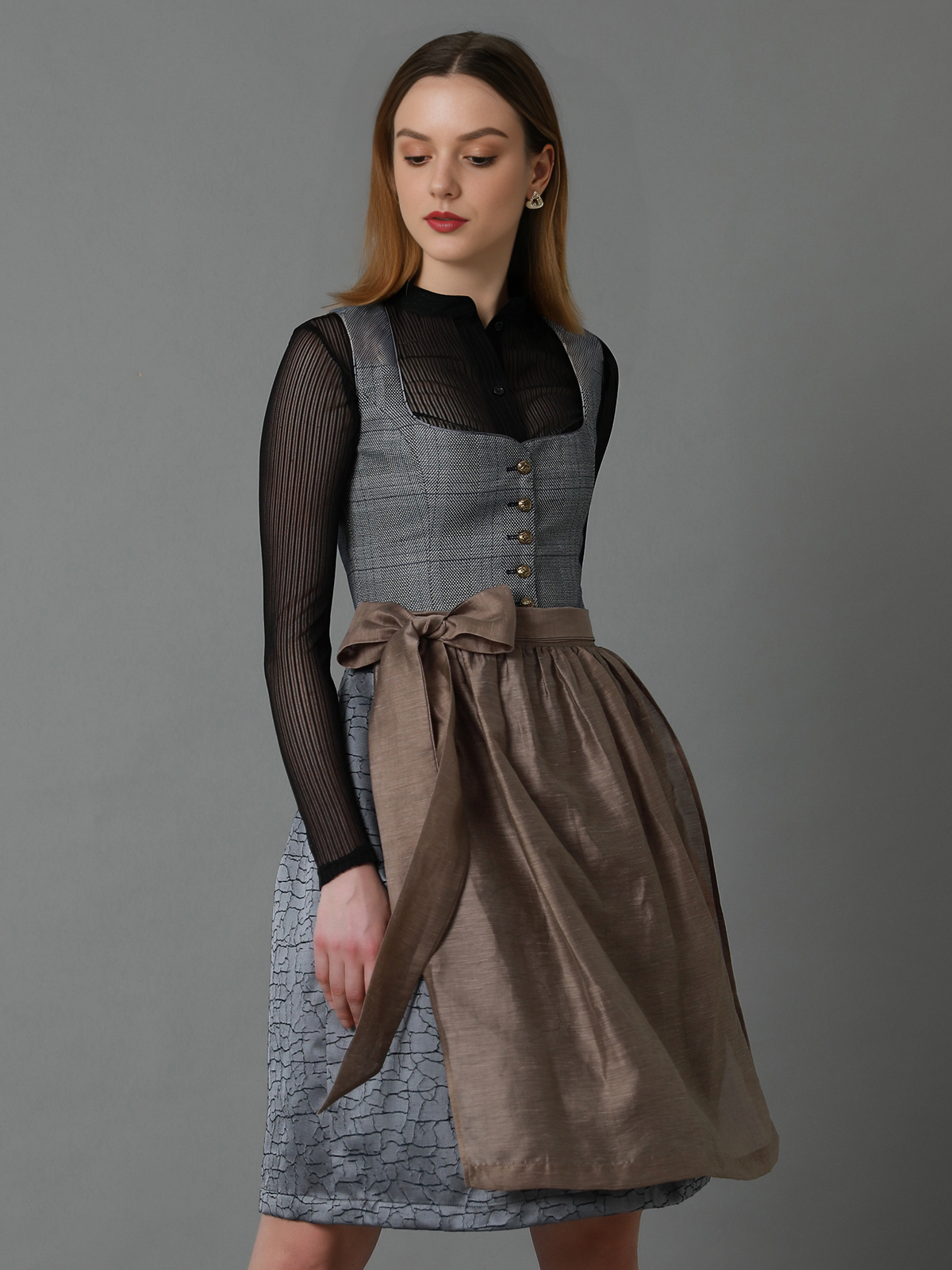 Grünes Dirndl mit modernem Twist