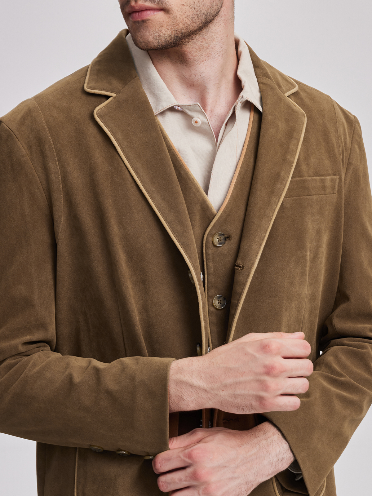 Dirndl in Gelb mit traditioneller Janker-Jacke