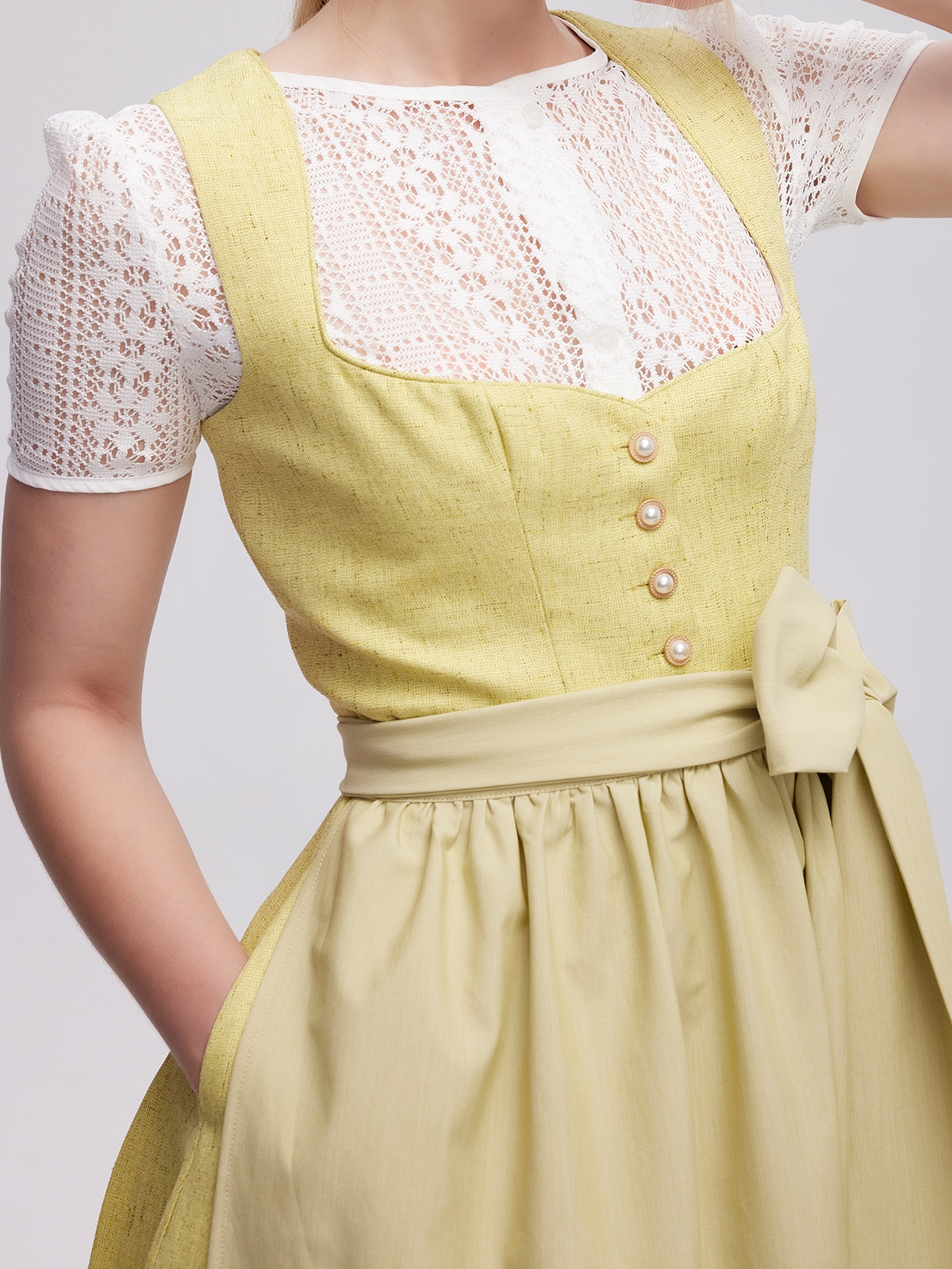 Dirndlbluse langarm V-Ausschnitt in Gelb