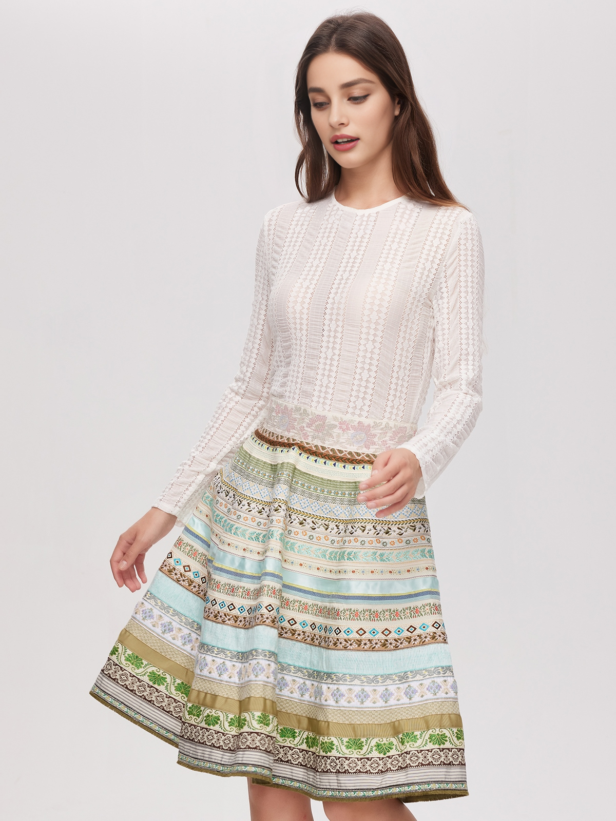 Dirndl mit geradem Ausschnitt