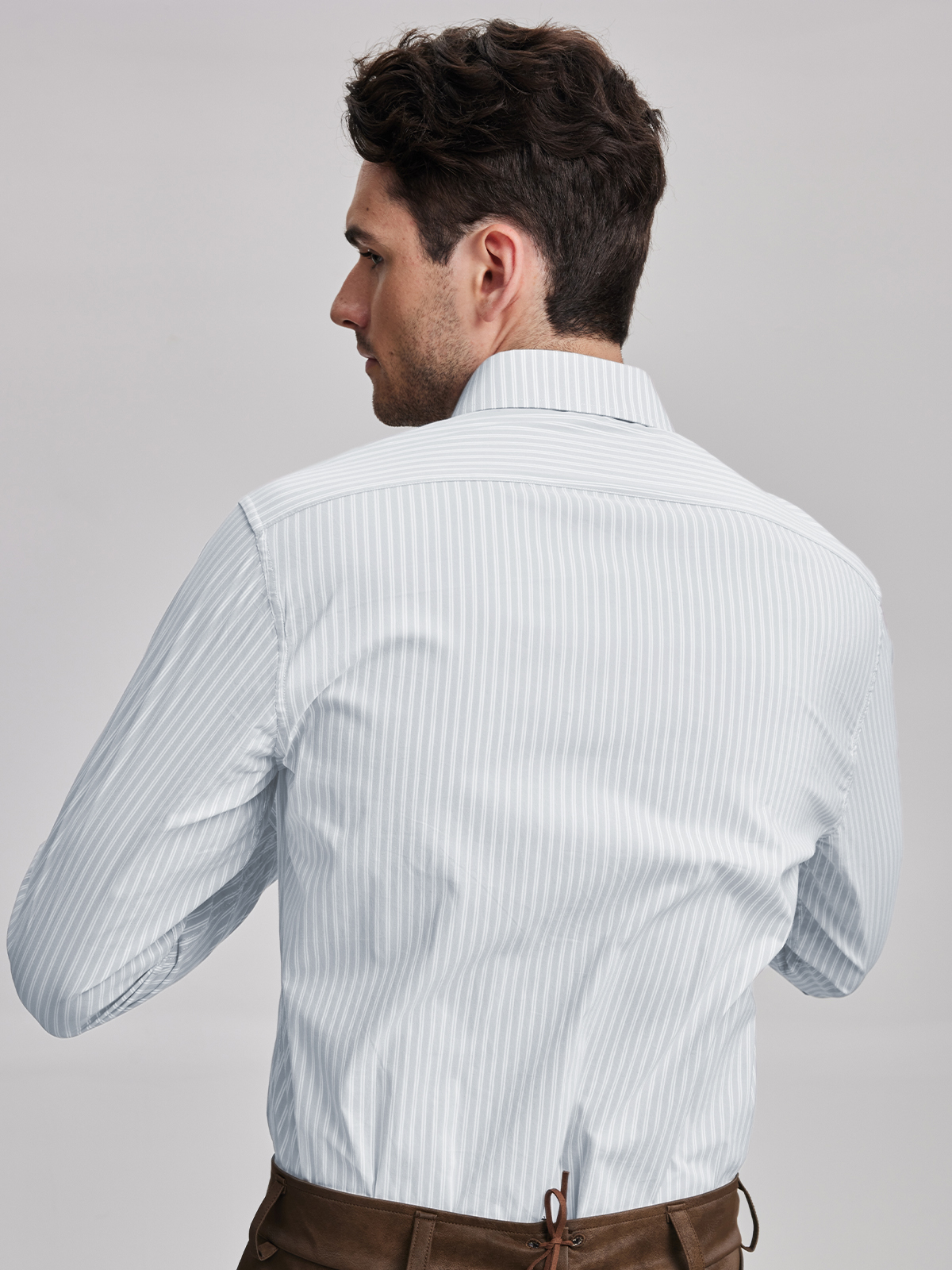 Modernes Dirndl in Grau