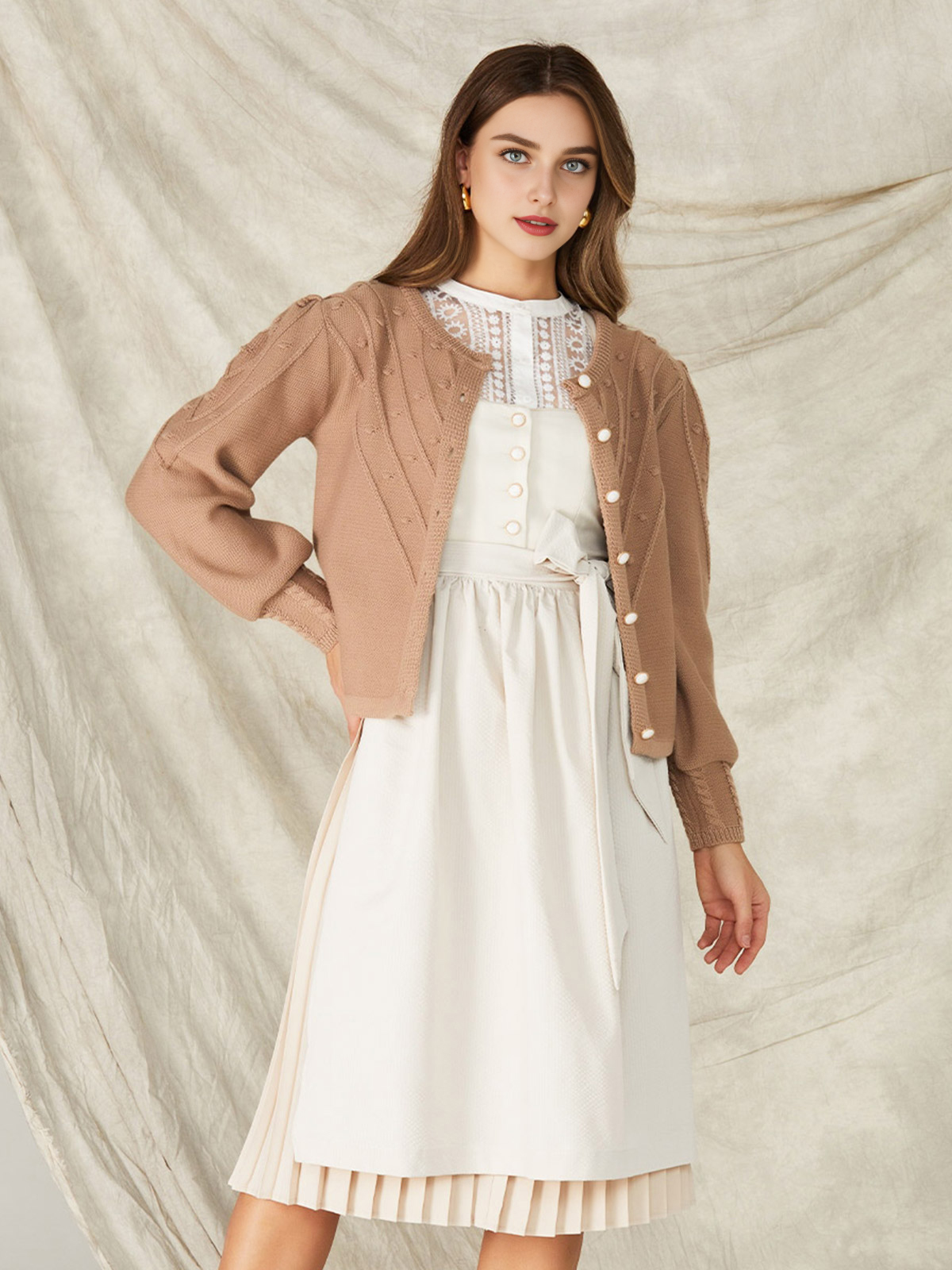 Dirndl mit Braunem Strick