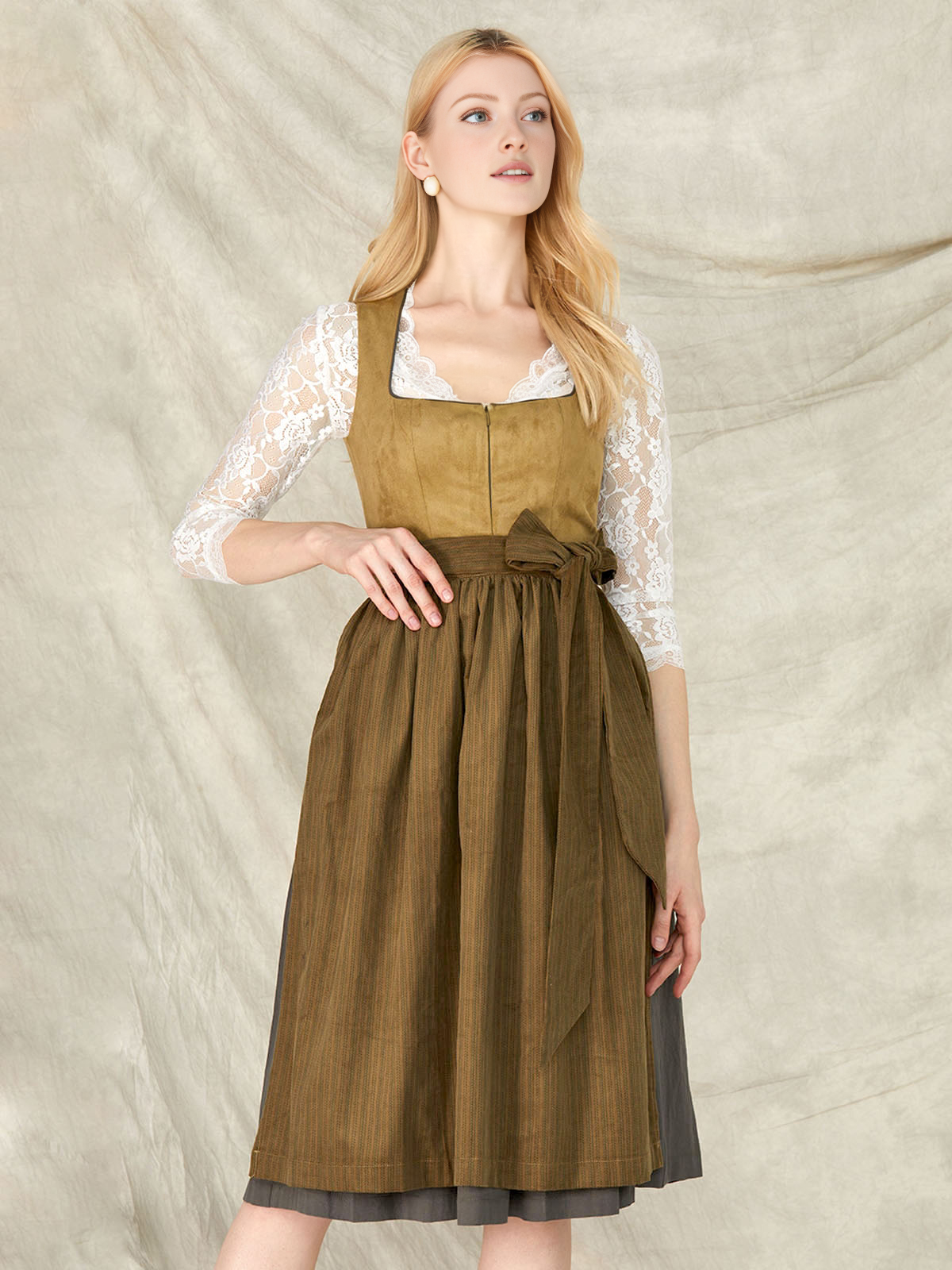 Modernes Dirndl in Grün – perfekt für den urbanen Style