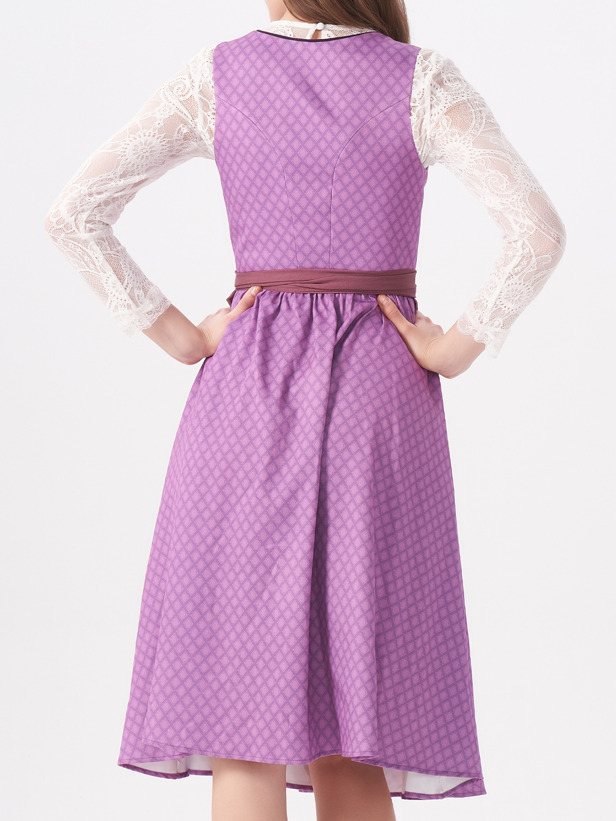 Dirndl in Lila – Eleganz und Charme