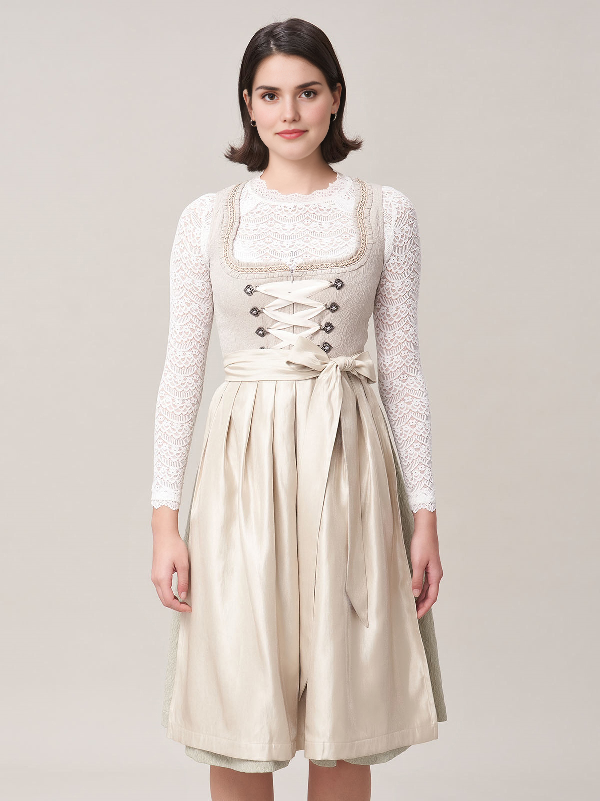 Modernes Dirndl in Beige – perfekt für den Alltag