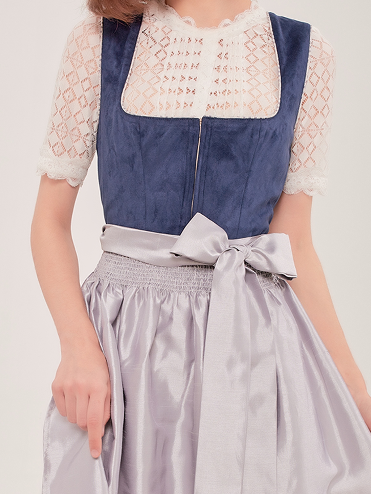 Stylische Kombination mit Dirndl