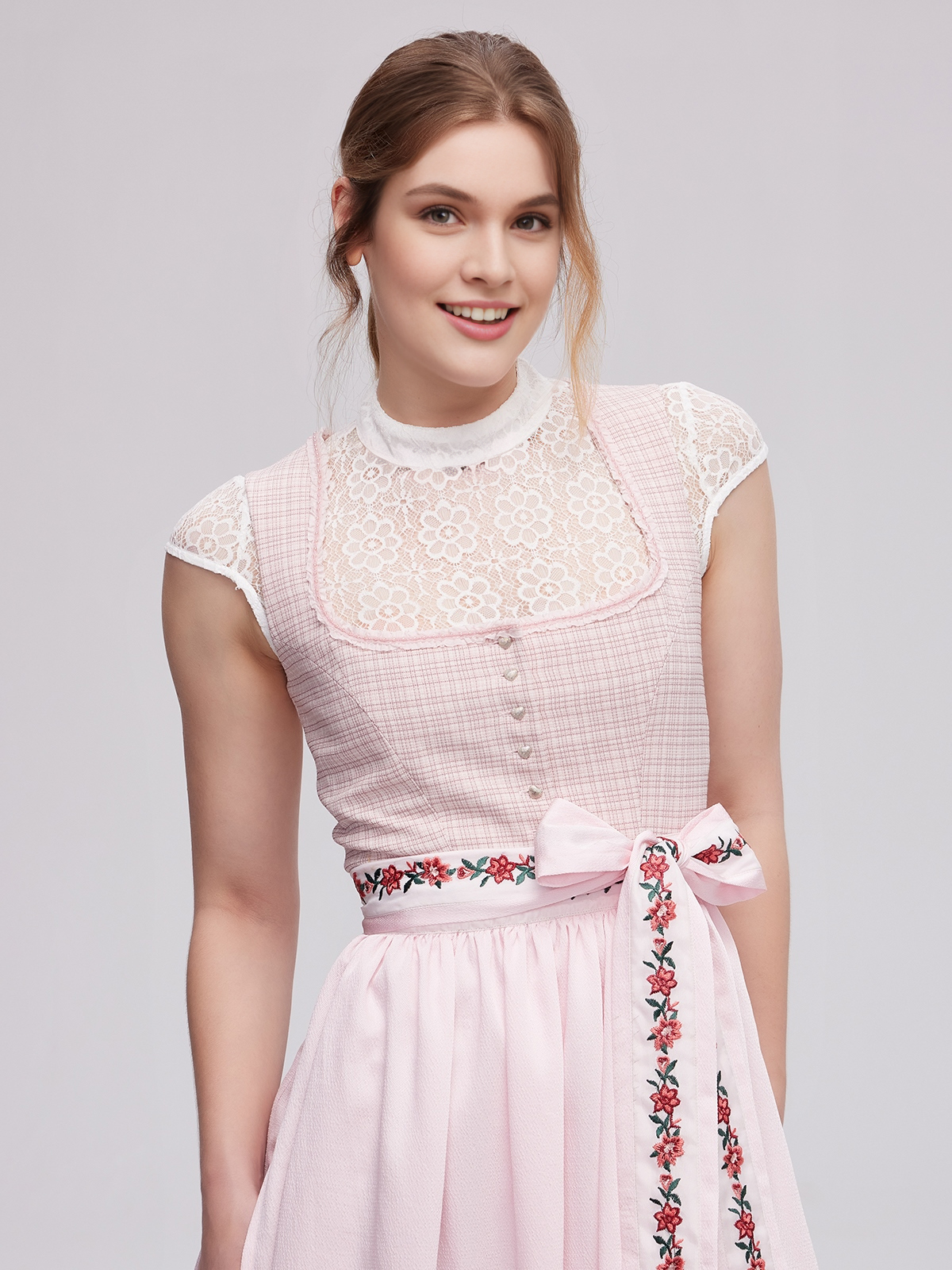 Dirndl mit beiger Bluse