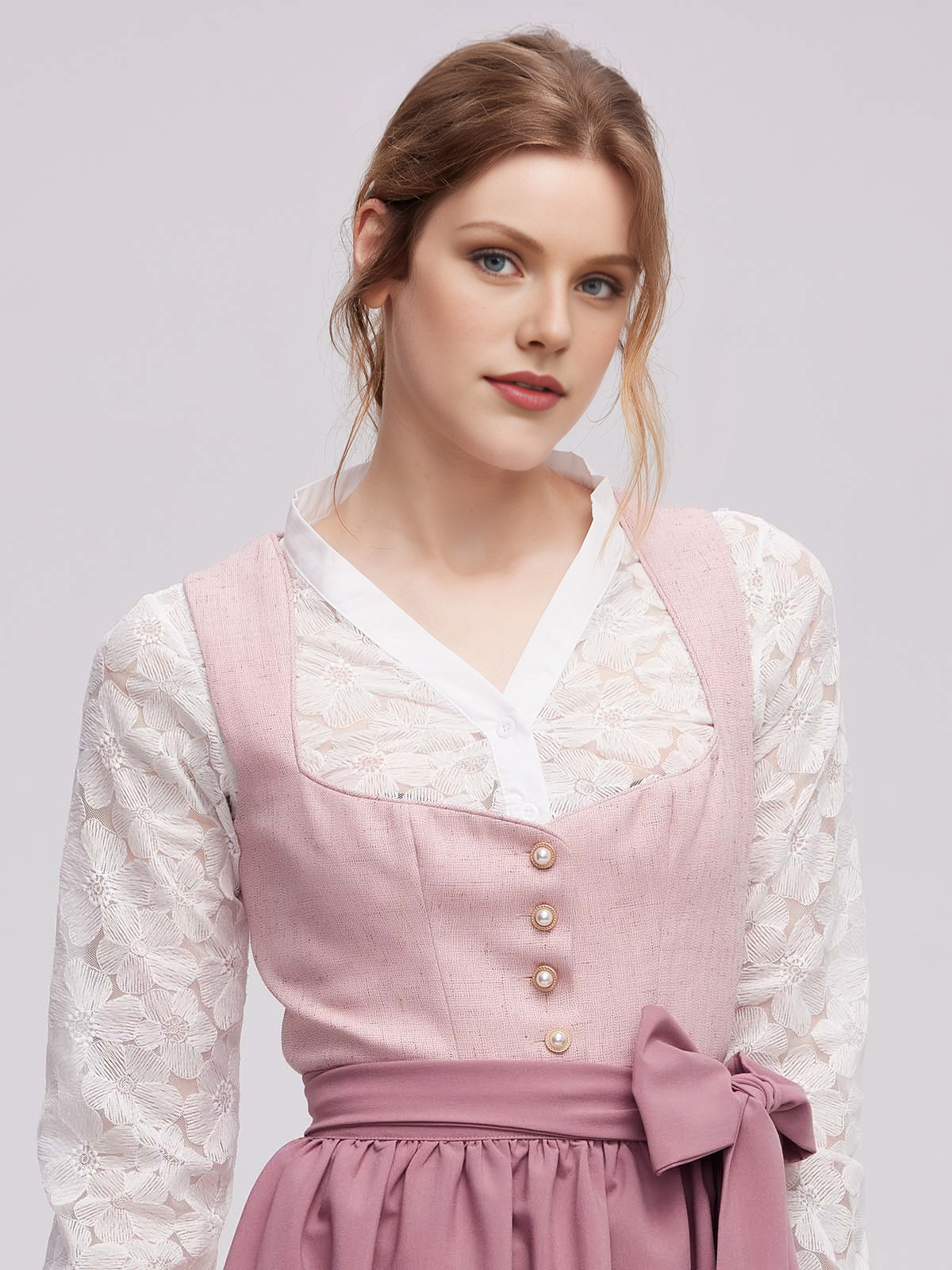 Modernes Dirndl in Rosa mit Samt-Optik